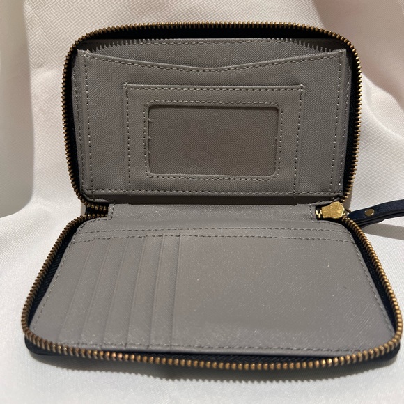 Fossil 6 1/4 x 4 Navy zipper wallet with wristlet - Picture 5 of 6